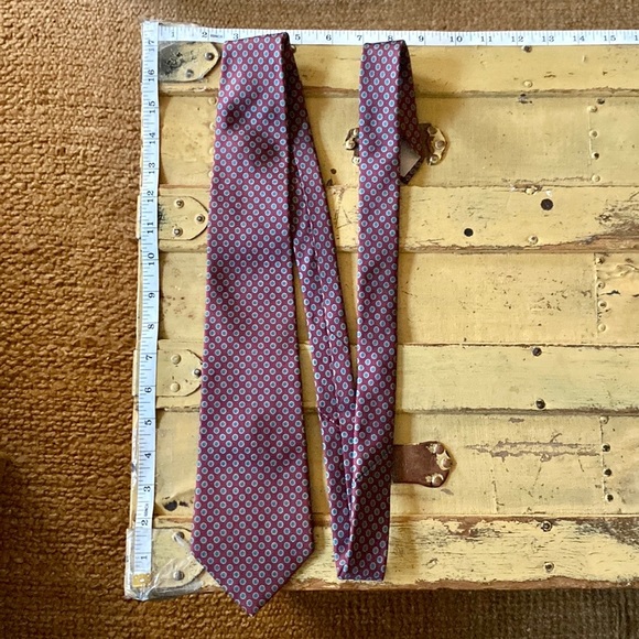 VINTAGE CHRISTIAN DIOR DESIGNER BRAND 100% SILK RED PATTERN NECKTIE MENS TIE OS - Picture 3 of 5